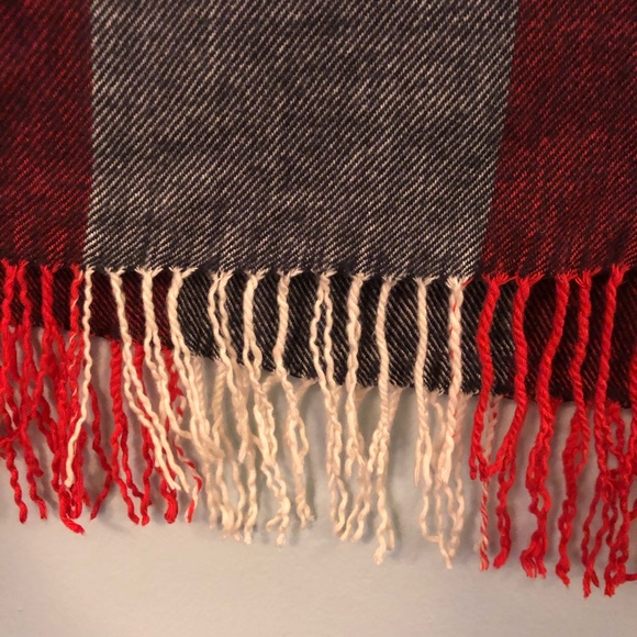 Checkered blanket scarf - Picture 3 of 5